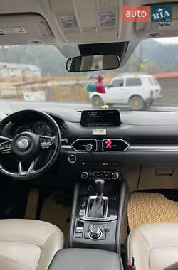 Позашляховик / Кросовер Mazda CX-5 2017 в 