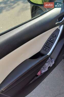 Позашляховик / Кросовер Mazda CX-5 2014 в 