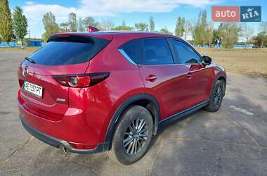 Позашляховик / Кросовер Mazda CX-5 2017 в 