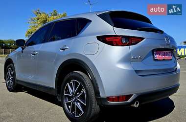 Позашляховик / Кросовер Mazda CX-5 2017 в 