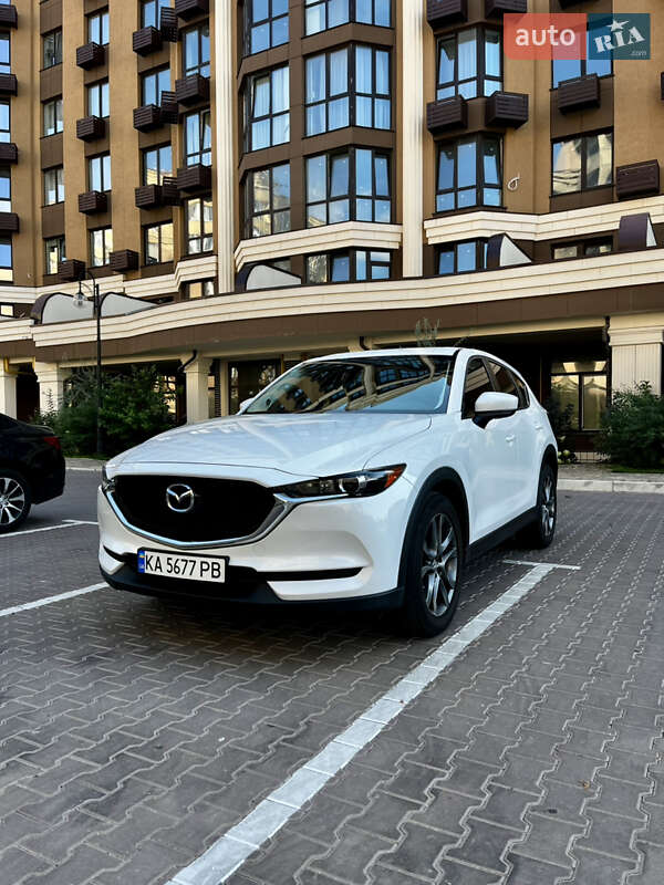 Позашляховик / Кросовер Mazda CX-5 2017 в 