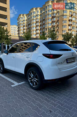 Позашляховик / Кросовер Mazda CX-5 2017 в 