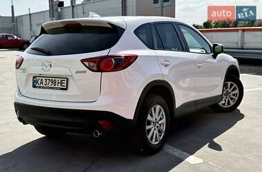 Позашляховик / Кросовер Mazda CX-5 2017 в 