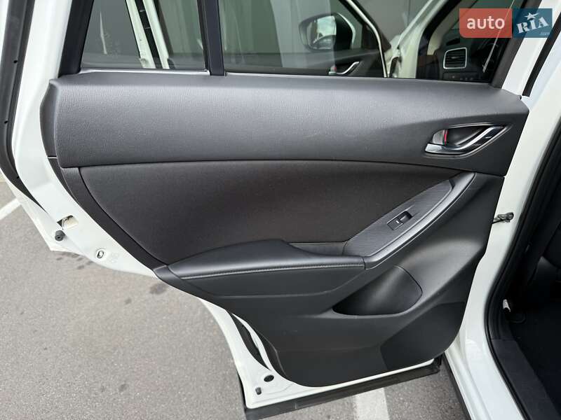 Внедорожник / Кроссовер Mazda CX-5 2017 в Киеве