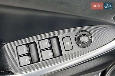 Позашляховик / Кросовер Mazda CX-5 2013 в 