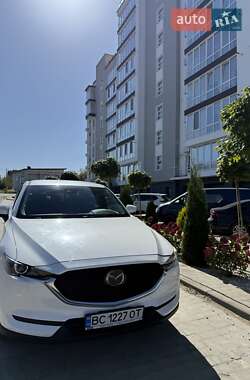 Позашляховик / Кросовер Mazda CX-5 2020 в 
