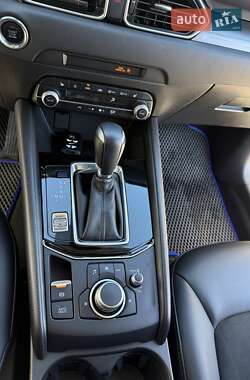 Позашляховик / Кросовер Mazda CX-5 2020 в 