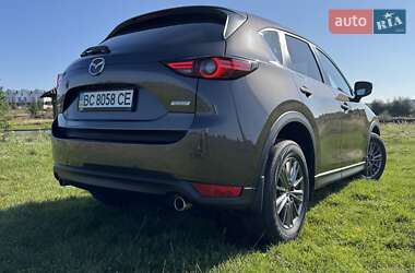 Позашляховик / Кросовер Mazda CX-5 2018 в 