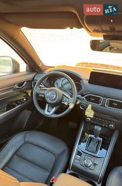 Позашляховик / Кросовер Mazda CX-5 2024 в 