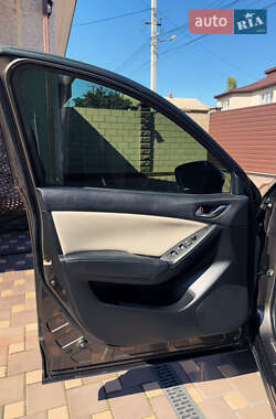 Позашляховик / Кросовер Mazda CX-5 2015 в 