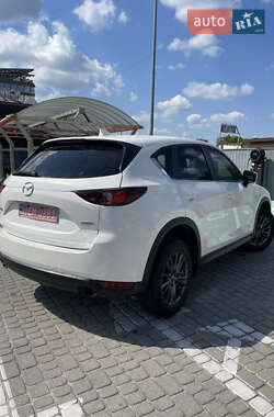 Позашляховик / Кросовер Mazda CX-5 2017 в 