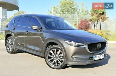 Позашляховик / Кросовер Mazda CX-5 2018 в 