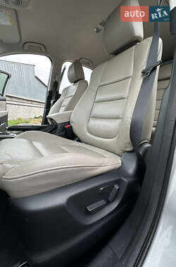 Позашляховик / Кросовер Mazda CX-5 2013 в 