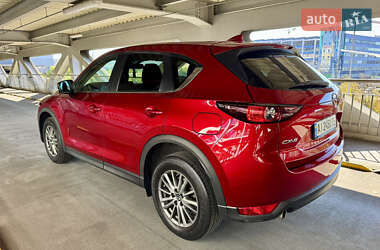 Позашляховик / Кросовер Mazda CX-5 2017 в 