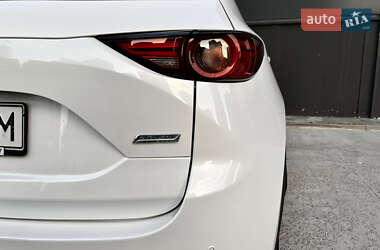 Позашляховик / Кросовер Mazda CX-5 2017 в 