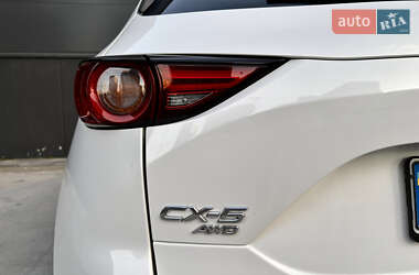 Позашляховик / Кросовер Mazda CX-5 2017 в 