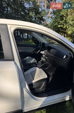 Позашляховик / Кросовер Mazda CX-5 2016 в 