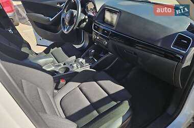 Позашляховик / Кросовер Mazda CX-5 2017 в 
