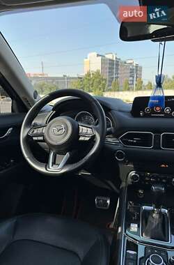 Позашляховик / Кросовер Mazda CX-5 2017 в 