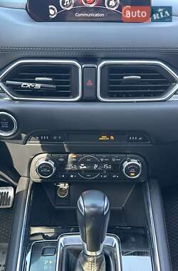 Позашляховик / Кросовер Mazda CX-5 2017 в 