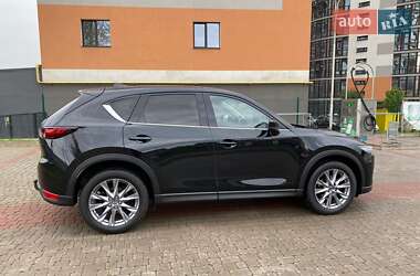Позашляховик / Кросовер Mazda CX-5 2020 в 