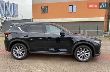 Позашляховик / Кросовер Mazda CX-5 2020 в 