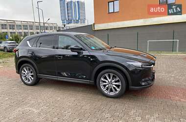 Позашляховик / Кросовер Mazda CX-5 2020 в 