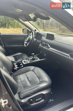 Позашляховик / Кросовер Mazda CX-5 2017 в 