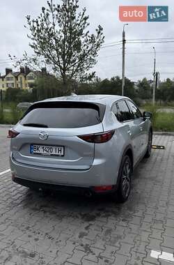 Позашляховик / Кросовер Mazda CX-5 2018 в 