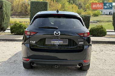 Позашляховик / Кросовер Mazda CX-5 2018 в 