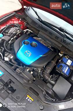 Позашляховик / Кросовер Mazda CX-5 2012 в 