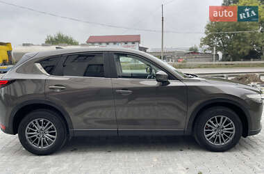Позашляховик / Кросовер Mazda CX-5 2018 в 