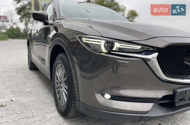 Позашляховик / Кросовер Mazda CX-5 2018 в 