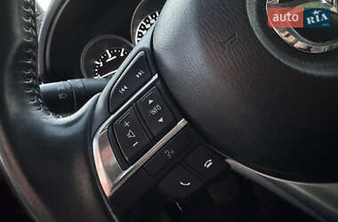 Позашляховик / Кросовер Mazda CX-5 2015 в 