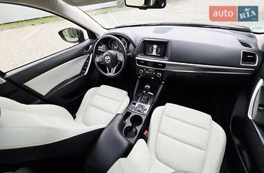 Позашляховик / Кросовер Mazda CX-5 2017 в 