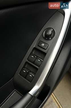 Внедорожник / Кроссовер Mazda CX-5 2012 в 