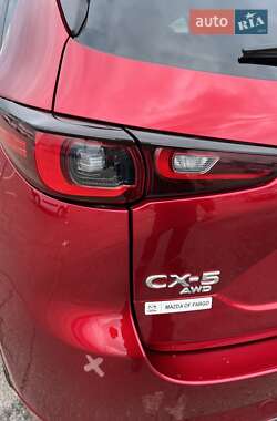 Позашляховик / Кросовер Mazda CX-5 2024 в 