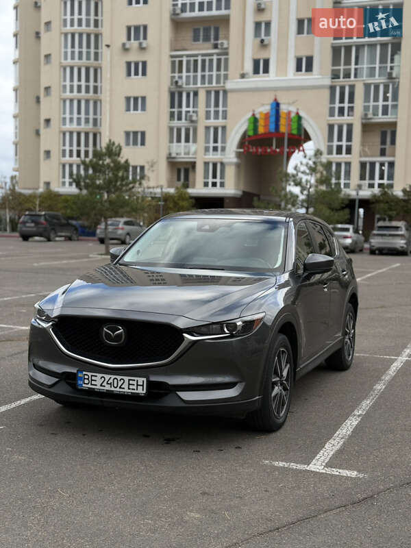 Позашляховик / Кросовер Mazda CX-5 2018 в 