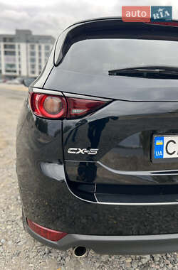 Позашляховик / Кросовер Mazda CX-5 2018 в 