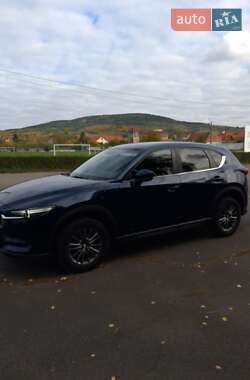 Позашляховик / Кросовер Mazda CX-5 2018 в 