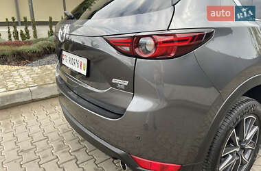 Позашляховик / Кросовер Mazda CX-5 2018 в 