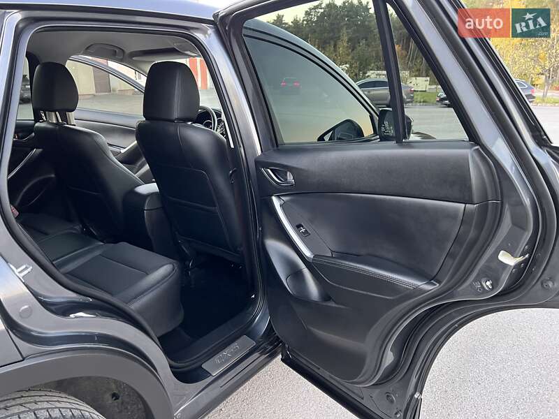 Позашляховик / Кросовер Mazda CX-5 2016 в Радивиліві