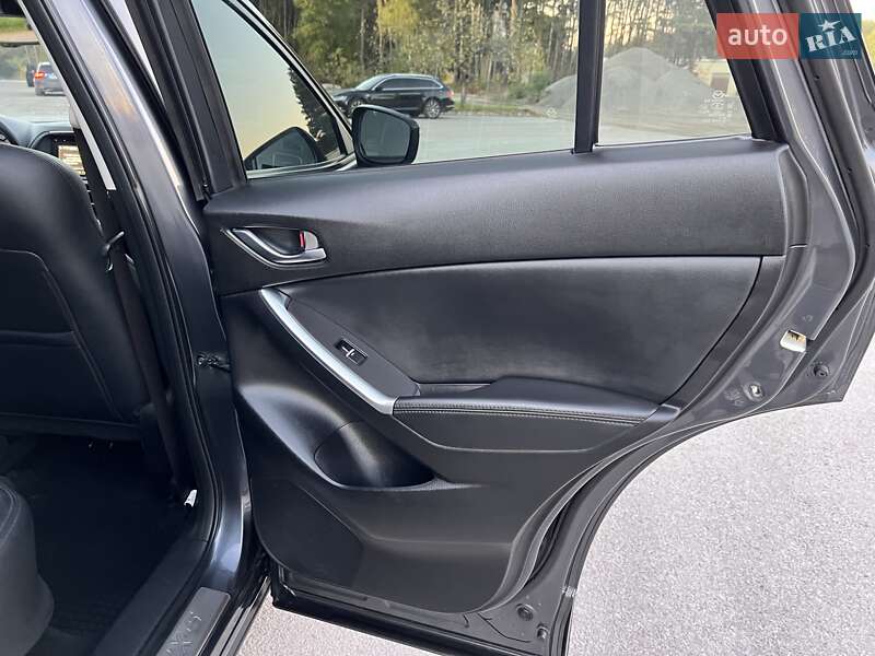 Позашляховик / Кросовер Mazda CX-5 2016 в Радивиліві