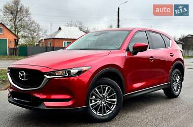 Позашляховик / Кросовер Mazda CX-5 2017 в 