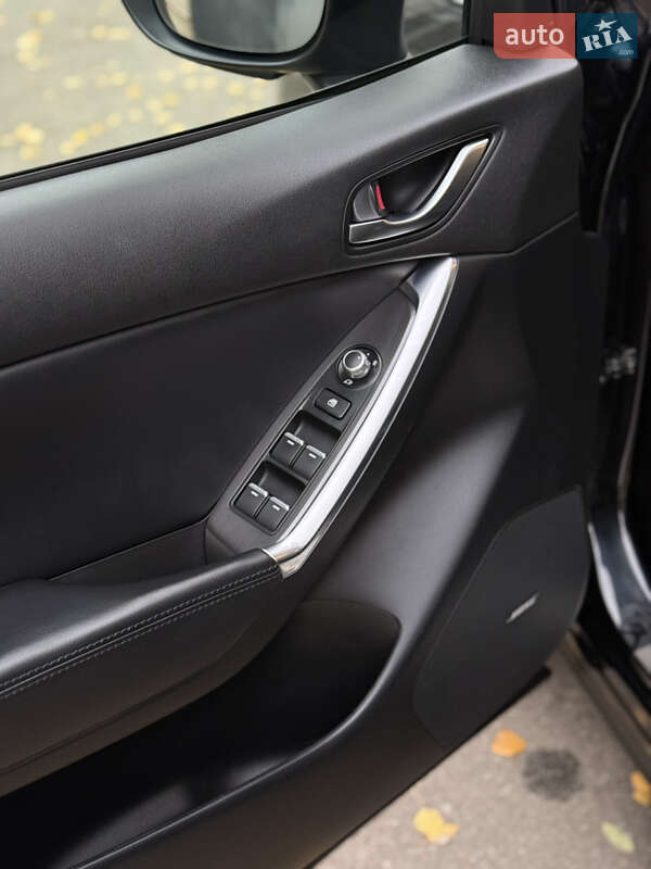 Позашляховик / Кросовер Mazda CX-5 2016 в Чернігові