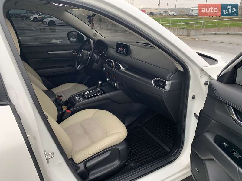 Внедорожник / Кроссовер Mazda CX-5 2017 в Киеве
