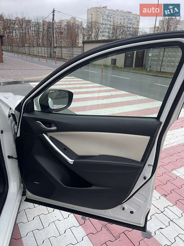 Внедорожник / Кроссовер Mazda CX-5 2015 в Софиевской Борщаговке
