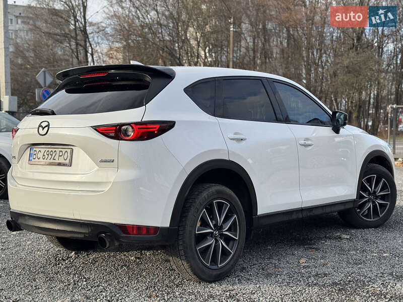 Внедорожник / Кроссовер Mazda CX-5 2017 в Новояворовске