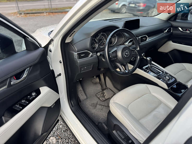 Внедорожник / Кроссовер Mazda CX-5 2017 в Новояворовске