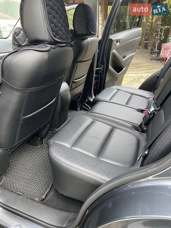 Внедорожник / Кроссовер Mazda CX-5 2016 в Новояворовске